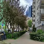 Best Central 2-Br Suite 200 M From Central Station With Parking On Site