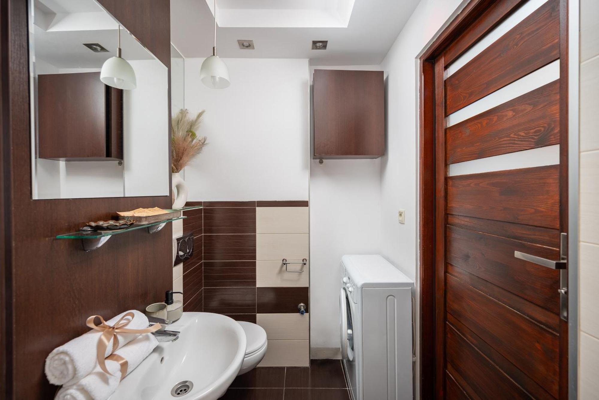 Apartment 2-br 200 M From Station With Parking On Site Warsaw
