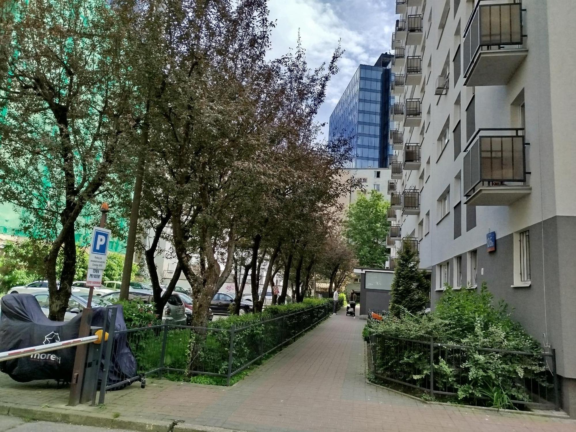 2-br 200 M From Station With Parking On Site Warsaw