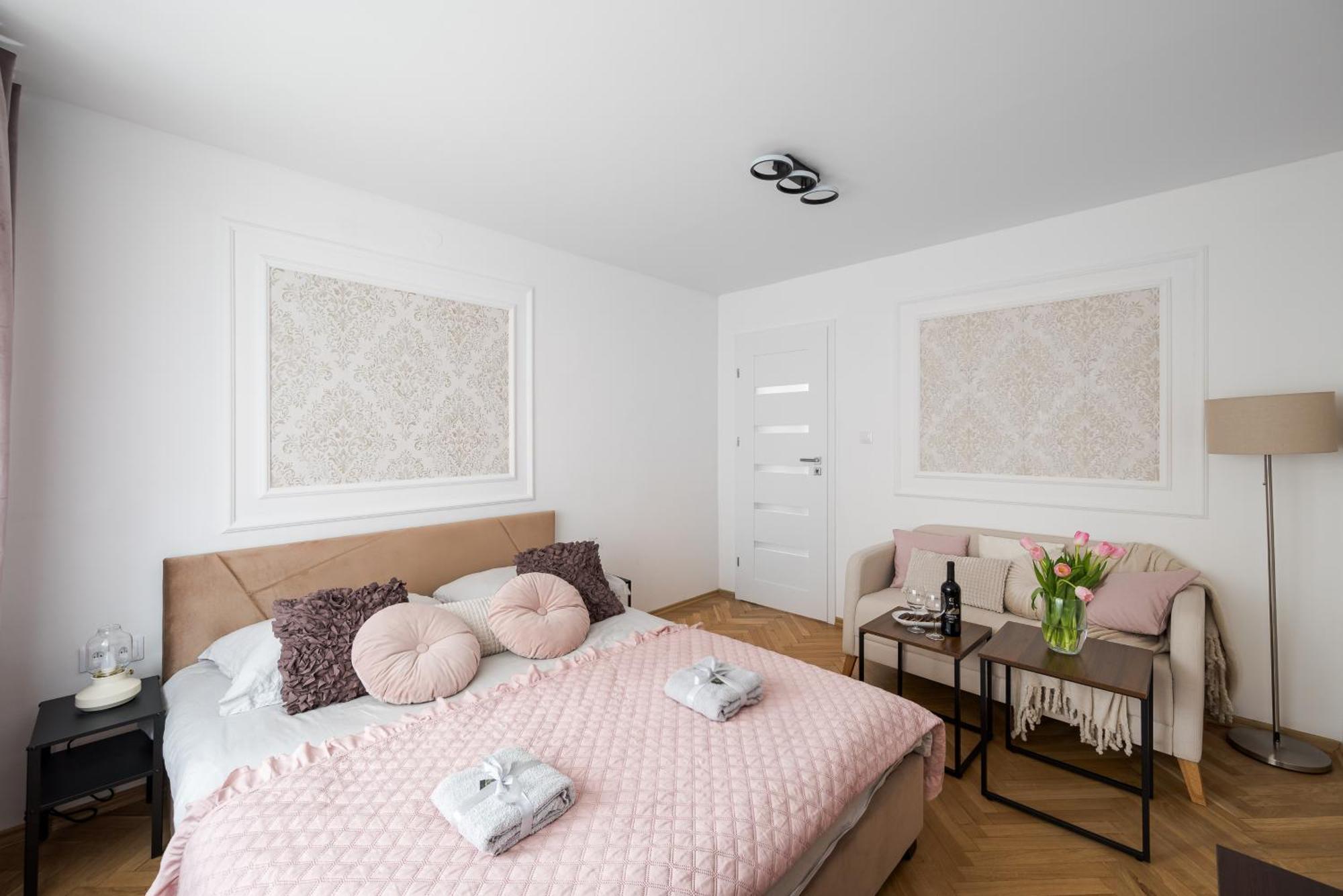 Apartment 2-br 200 M From Station With Parking On Site Warsaw