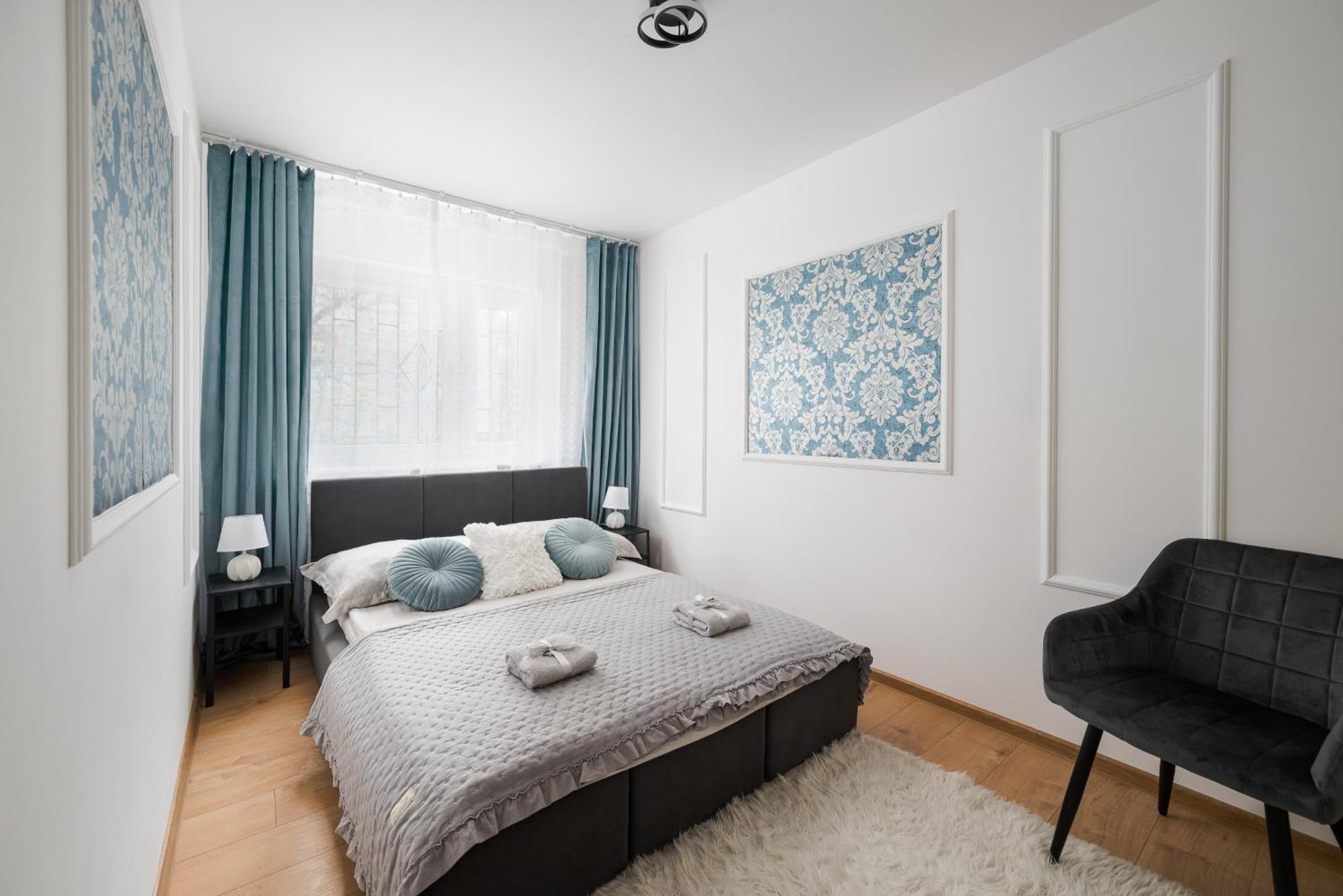2-br 200 M From Station With Parking On Site Apartment